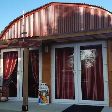 Chalet Sallys